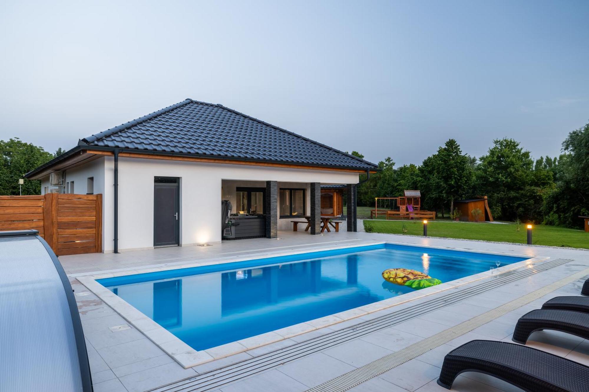 Mitosz Apartman Gyomaendrod Ngoại thất bức ảnh